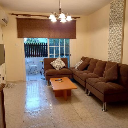 2 Bedroom Apartment Near Finikoudes ลาร์นาคา ภายนอก รูปภาพ